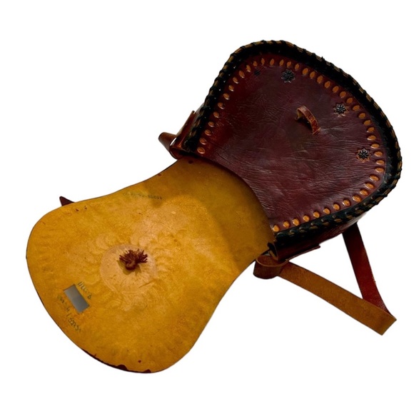 Vintage Hand Tooled, Handmade Leather Saddle Bag - Picture 3 of 12